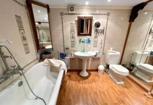 Zdjęcie z galerii obiektu Appartement bourgeois w Cannes +5 zdjęć