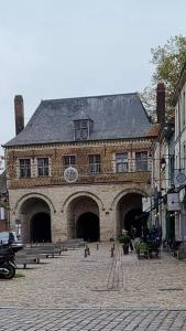Gallery image of La Petite Place de la Porte de Gand in Lille