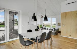 Χώρος καθιστικού στο 3 Bedroom Amazing Home In Slagelse