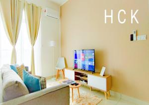 Titiwangsa Core at TR Residence by HCK的电视和/或娱乐中心