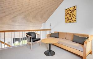 Posezení v ubytování Cozy Home In Nørre Nebel With Wifi + 19 fotografií