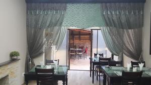 Ruang duduk di Abella Bed and Breakfast