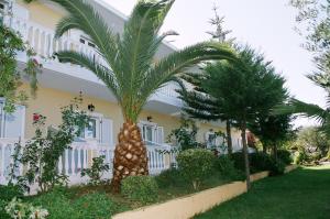 A garden outside Pelagos Studios