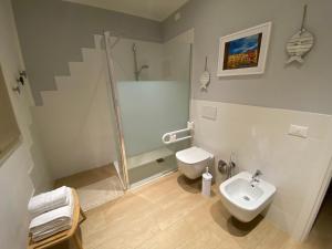 Kúpeľňa v ubytovaní VeronaLago B&B Accessibile