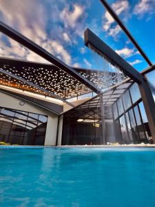 Swimming pool sa o malapit sa Granada Villas