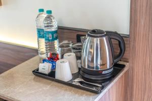 Принадлежности для чая и кофе в Nanu Beach Resort & Spa