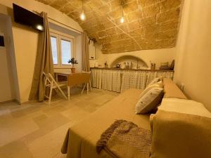 A seating area at La Piccola Sanremo - ROOM & COFFEE -
