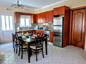 Φωτογραφία από το άλμπουμ του Villa Asterea Near Beach Private Pool and Sea Views στο Ρατζακλί