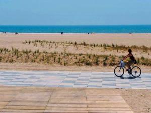 Fotografia z galérie ubytovania Nuevo apartamento en la playa de Castelldefels! v destinácii Castelldefels + 3 fotografie