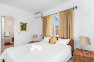 Postel nebo postele na pokoji v ubytování Villa Sabah by Costarentals - Ref 119 + 27 fotografií