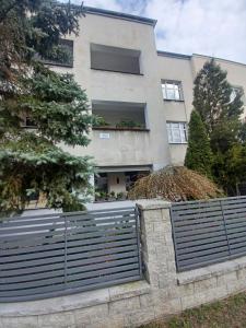 Budova, v ktorej sa apartmán nachádza