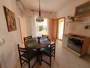 Afbeelding uit fotogalerij van Olive garden Pag in Pag