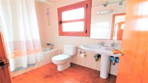 Kúpeľňa v ubytovaní VACAY Villa Carmen, desconecta y disfruta, en la Costa Brava, L'Escala!