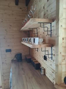 Zdjęcie z galerii obiektu Jaśkowe Wzgórze domki na wynajem Szymbark, balia, Domek nr 2 i 3 w mieście Szymbark
