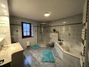 Kúpeľňa v ubytovaní Gîte La maison de Jules