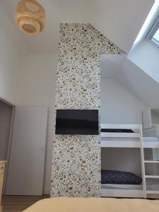 Zdjęcie z galerii obiektu Charmante maison près du canal w mieście Tinténiac