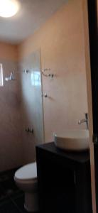 Kylpyhuone majoituspaikassa Amplio y familiar