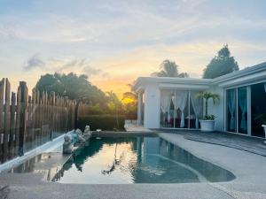 Bassein majutusasutuses Villa Amaryllis luxueuse,piscine,vue mer,plage või selle lähedal