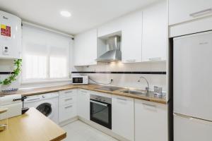 A kitchen or kitchenette at Apartamento Mare Nostrum