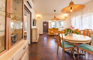 Posezení v ubytování Villa Corralejo Bay Beachfront Corralejo By Holidays Home