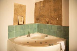 A bathroom at Castillo de Bulbuente de Luis Zueco