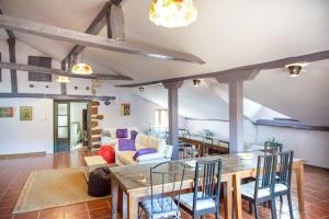 Χώρος καθιστικού στο CASA RURAL, con Jacuzzi, Chimenea, BBQ, Bar y mucho mas