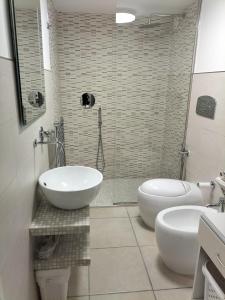 Ένα μπάνιο στο Modern house