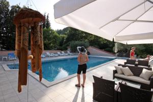 Bazén v ubytování Hotel Carmen nebo v jeho okolí