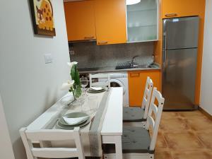 Η κουζίνα ή μικρή κουζίνα στο Bonito apartamento en O Grove