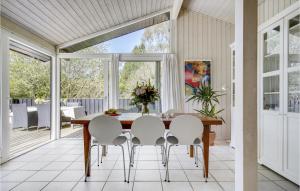Μπαλκόνι ή βεράντα στο Nice Home In Hornbæk With Kitchen