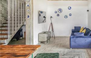 Ruang duduk di 4 Bedroom Nice Home In Mikorowo