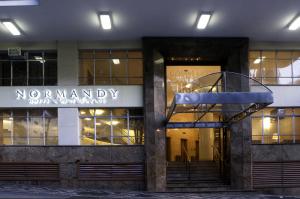O edifício em que o hotel se localiza
