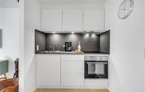 Kuchyň nebo kuchyňský kout v ubytování Cozy Home In Lemvig With Wifi + 9 fotografií