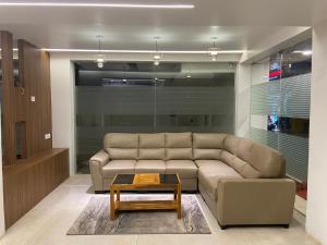 Istumisnurk majutusasutuses Le Shiv Executive Suite