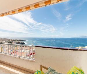 Kép Appartamento con 2 camere da letto vista al mar szállásáról Puerto de Santiagóban a galériában