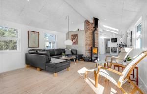 Η κουζίνα ή μικρή κουζίνα στο Amazing Home In Rømø With Wifi