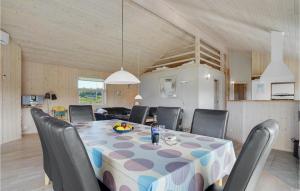 Fotografie z fotogalerie ubytování Nice Home In Hovborg With Sauna v destinaci Hovborg