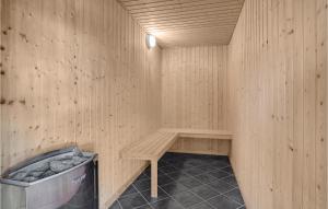 Fotografie z fotogalerie ubytování Nice Home In Hovborg With Sauna v destinaci Hovborg