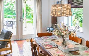 Φωτογραφία από το άλμπουμ του Amazing Home In Zonnemaire With Wifi σε Zonnemaire