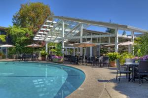 Gallery image of Dinah's Garden Hotel in Palo Alto