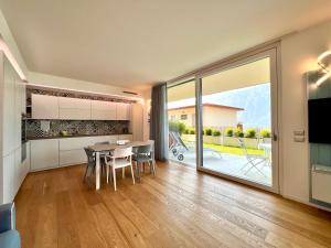 A television and/or entertainment centre at Due Lune Home