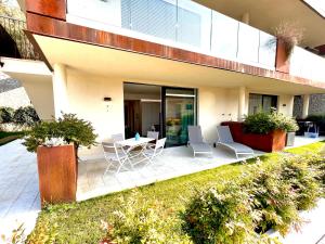 A garden outside Due Lune Home