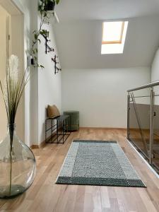 Zdjęcie z galerii obiektu Mountainview Apartment Scheurer w mieście Jenig