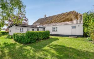 Zahrada ubytování Cozy Home In Rudkøbing With Wifi
