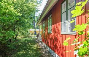 Κήπος έξω από το 3 Bedroom Stunning Home In Aakirkeby