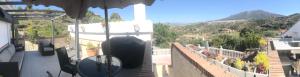 A general mountain view or a mountain view taken from Az apartmant