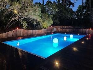 Swimmingpoolen hos eller tæt på Villa Mamychou + 35 billeder