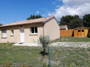 The building in which the holiday home is located