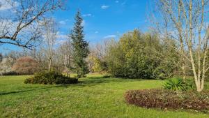 Vonkajšia záhrada v ubytovaní Gîte de Jambayle