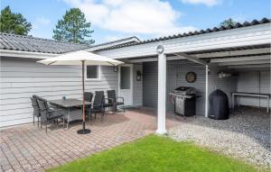 Fotografie z fotogalerie ubytování Cozy Home In Ulfborg With Kitchen v destinaci Ulfborg + 18 fotografií